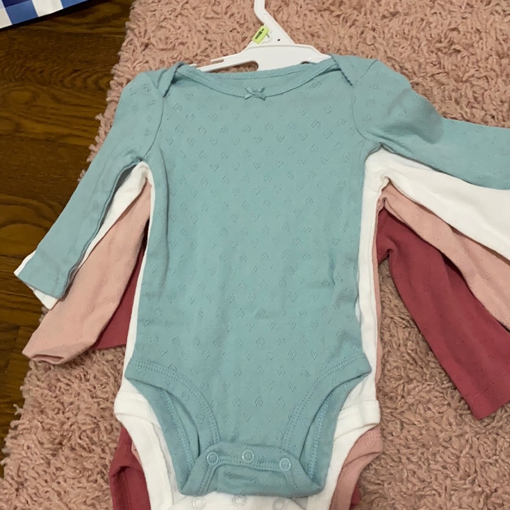 4 long sleeve onesies